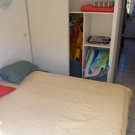 F3 En Bord De Avec Piscine