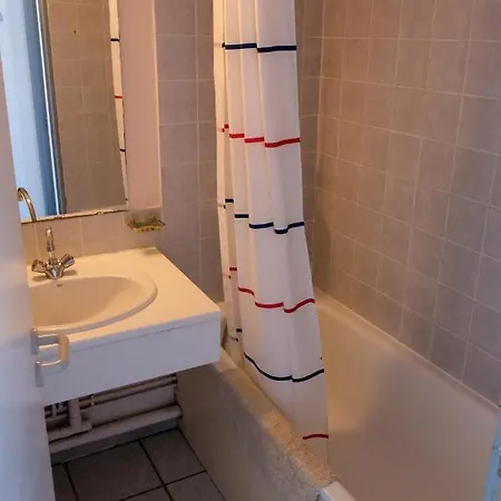 F3 En Bord De Avec Piscine Cerbere