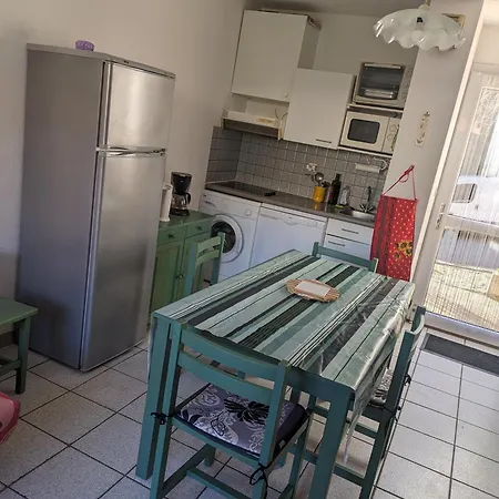 F3 En Bord De Avec Piscine *